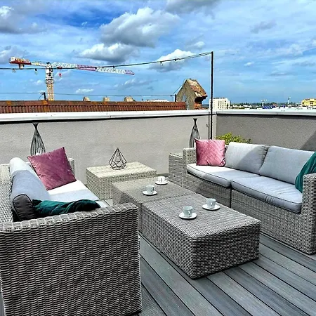 Waterlane Penthouse I Pool I Panoramic View Apartment